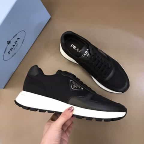 PRADA/普拉达 进口头层小牛皮拼接防水布料男士运动系列