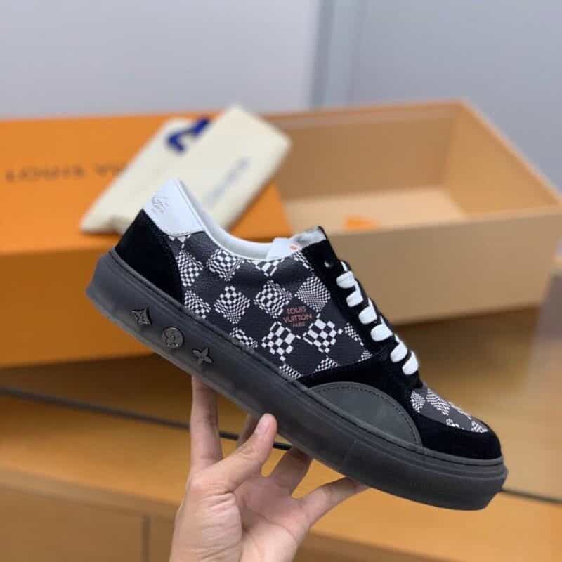 LV/路易威登 2021 春夏系列对 Damier 图案男款炫彩运动鞋