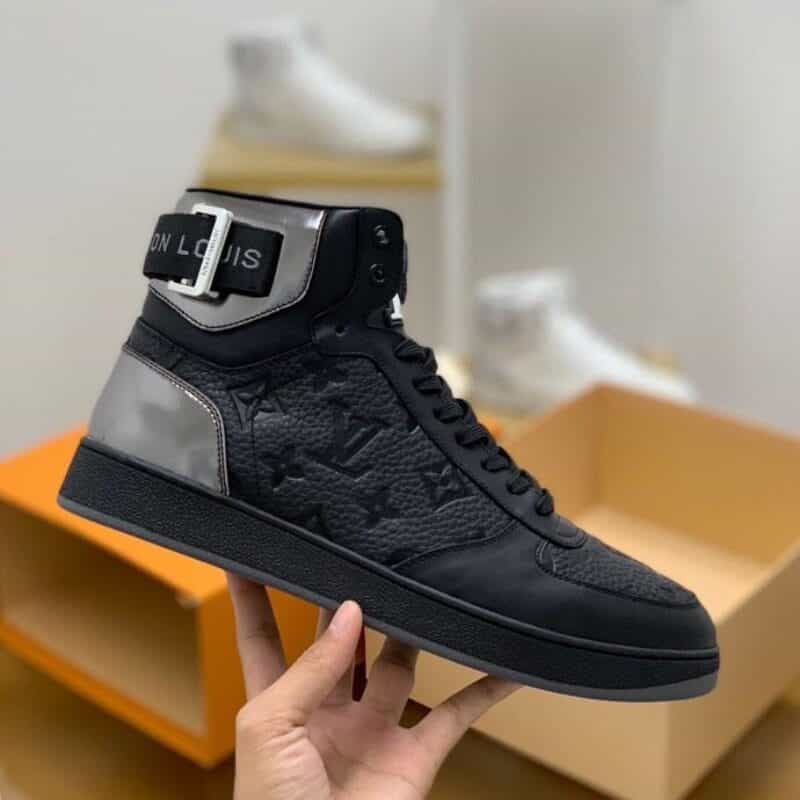 LV/路易威登 粒面小牛皮点缀白色字母logo男士高帮运动鞋