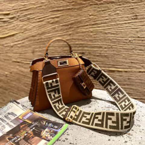 FENDI芬迪小牛皮PEEKABOO小号手袋80012