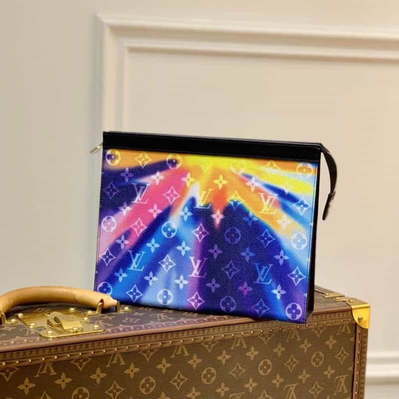 Louis Vuitton LV Pochette Voyage 手拿包 M45941