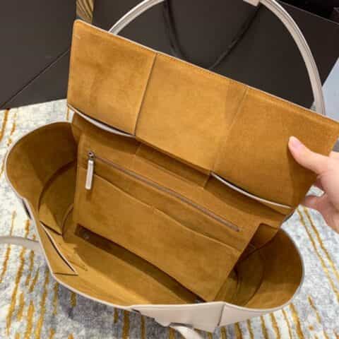 Bottega Veneta Medium Arco 48 Bag 598244平纹白色