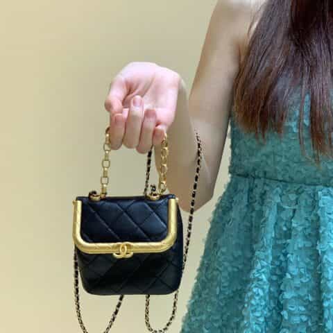 CHANEL 2020早秋高级手工坊系列Kiss Lock Bag AS1885