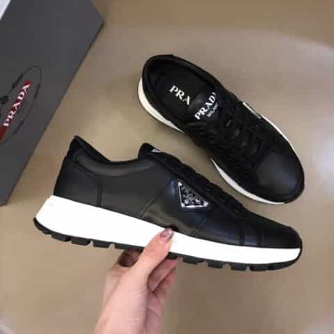 PRADA/普拉达 进口小牛皮材质2021男士时尚运动系列
