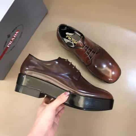 PRADA/普拉达 三角形徽标和亮面皮革P家高端男士系带德比鞋