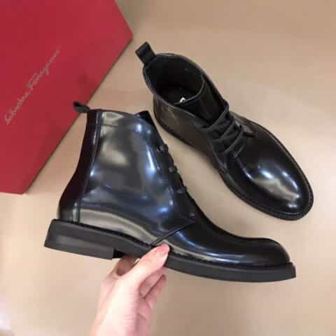 Ferragamo 菲拉格慕 鞋面由柔软的意大利牛皮制成男士秋冬高帮靴