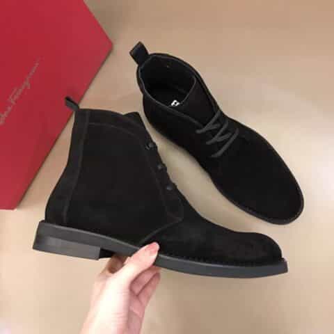 Ferragamo 菲拉格慕 鞋面由柔软的意大利牛皮制成男士秋冬高帮靴