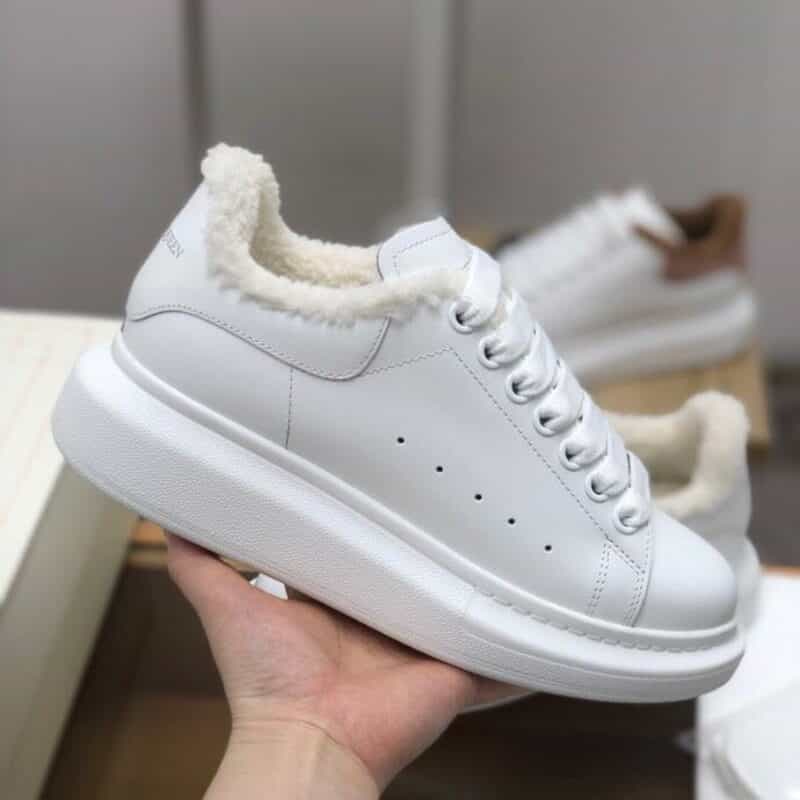 McQueen 麦昆 采用小牛皮制成【MQ全毛里】男女款运动鞋