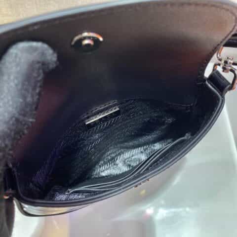 PRADA Cleo 亮面皮革迷你单肩包 1BH188黑色