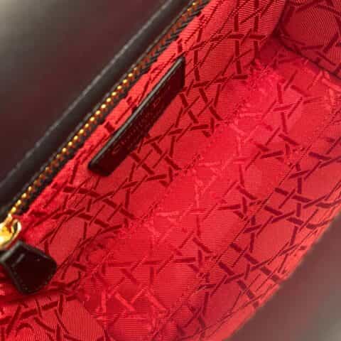 DIOR 𝗠𝗶𝗻𝗶 𝗟𝗮𝗱𝘆 ♥ 𝟮𝟬𝟮𝟭最新版三格羊皮戴妃包 M0505黑色金扣