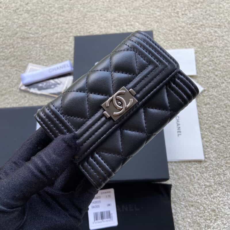 CHANEL进口意大利皮零钱包 A80603黑色羊皮古银五金