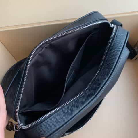 Louis Vuitton LV Outdoor 邮差包 M30233