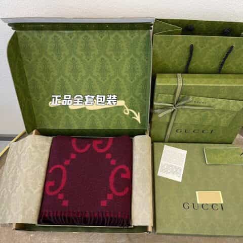 GUCCI古驰GG图案流苏细节纯羊绒围巾674275