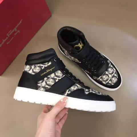 Ferragamo 菲拉格慕   小牛皮拼接磨砂牛皮制作运动鞋