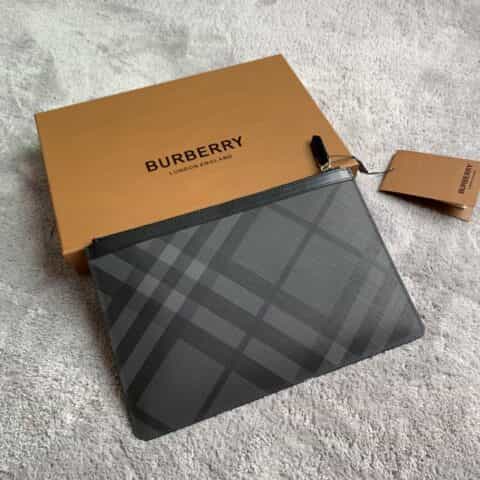 Burberry巴宝莉男士最新手包