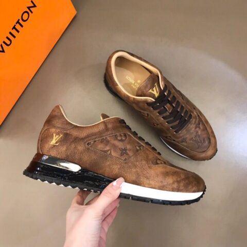 LV/路易威登 头层牛皮内里男士Run Away 运动鞋