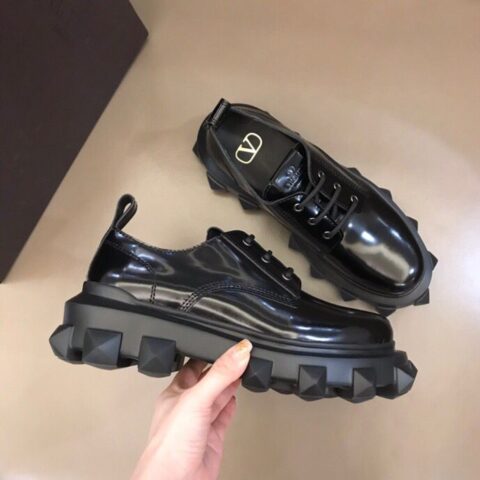 Valentino华伦天奴 进口牛皮鞋面TPU轻质发泡大底男士运动鞋