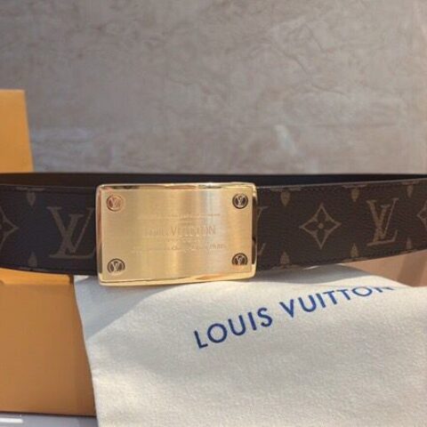 Louis Vuitton路易威登   男士徽标双面腰带40mm