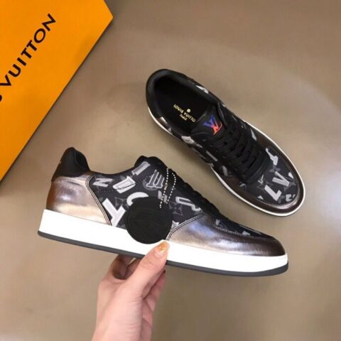 LV/路易威登 Monogram 印花帆布拼接头层牛皮男士经典休闲运动鞋
