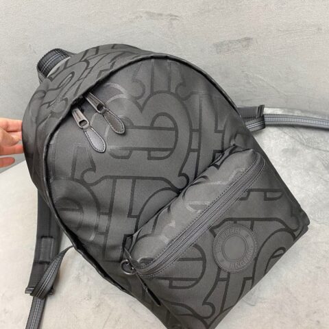 Burberry巴宝莉Thomas Bur专属标识图案提花双肩包