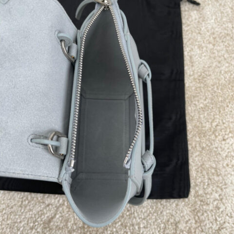 CELINE Belf PICO新色 掌纹迷你粒面小牛皮鲶鱼包 194263矿物色
