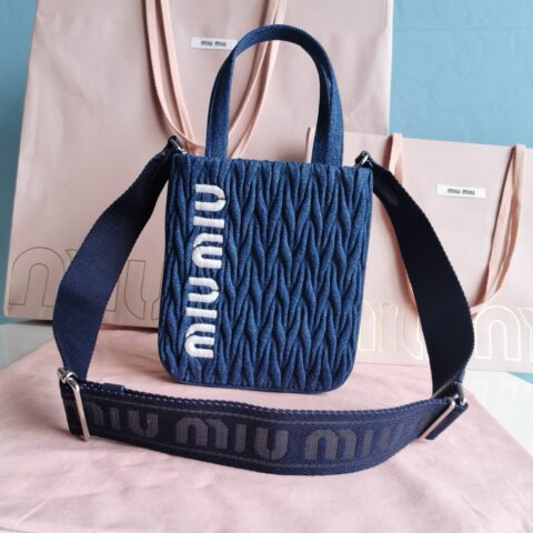 MIUMIU缪缪精致手工Logo刺绣牛仔小托特包5BA220