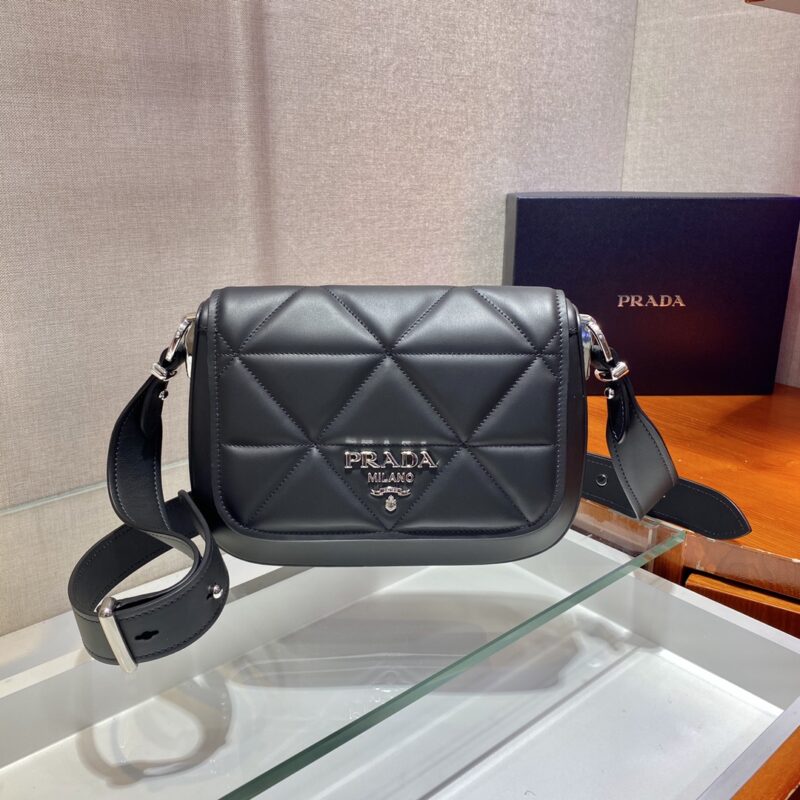 PRADA普拉达进口小牛皮翻盖女包1BD283