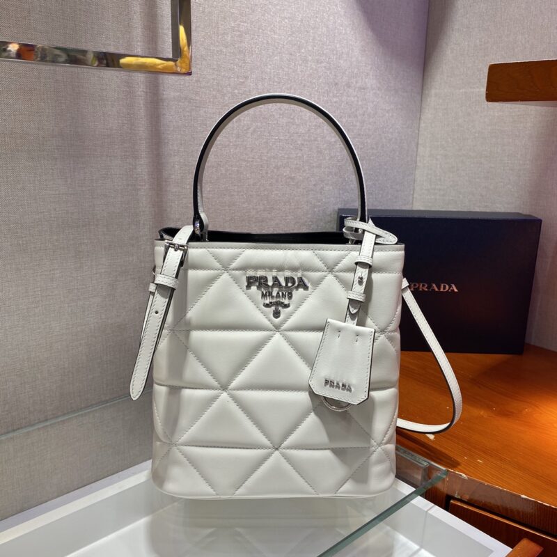 PRADA普拉达进口小牛皮手袋1BA212