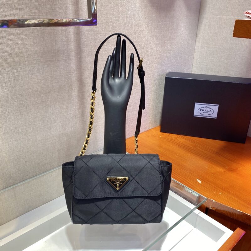 PRADA普拉达Vintage中古链条菱格流浪包1BD622
