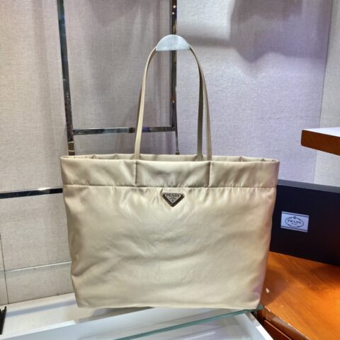 PRADA普拉达再生尼龙面料中号托特包1BG107