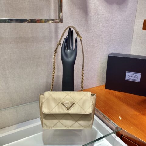 PRADA普拉达Vintage中古链条菱格流浪包1BD622