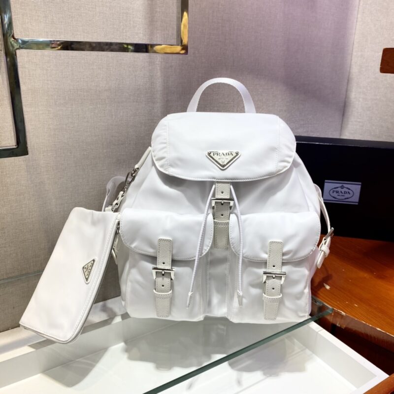 PRADA普拉达尼龙双肩包1BZ811