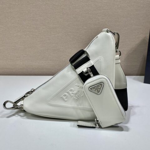 PRADA普拉达三角形斜跨包1BH190