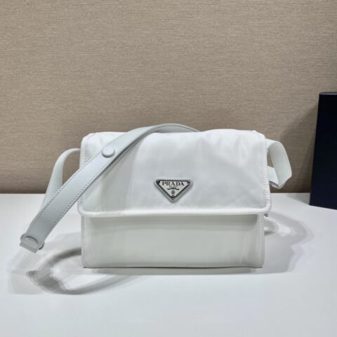 PRADA普拉达男女通用尼龙邮差包1BD258