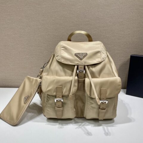 PRADA普拉达尼龙双肩包1BZ811