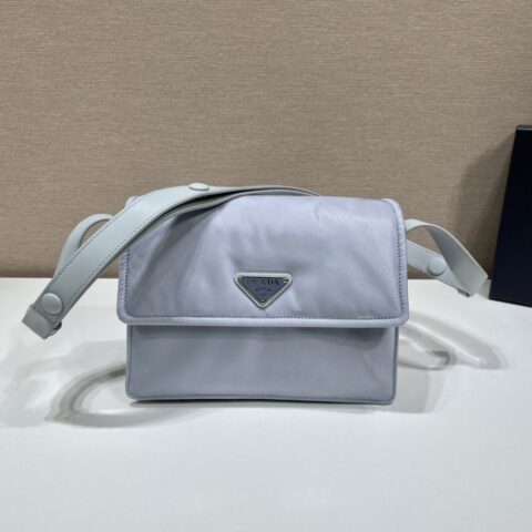 PRADA普拉达男女通用尼龙邮差包1BD258