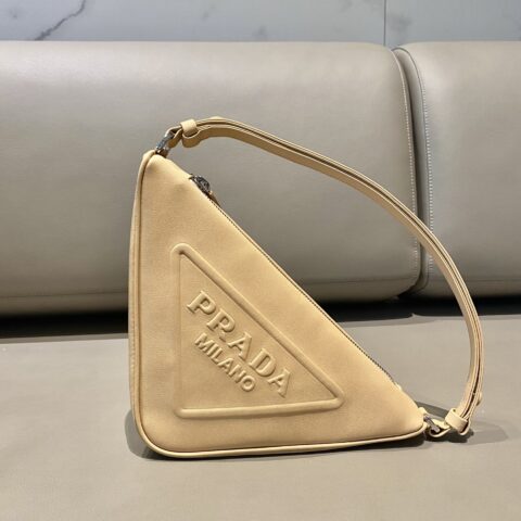 PRADA普拉达进口小牛皮三角形包1NQ043