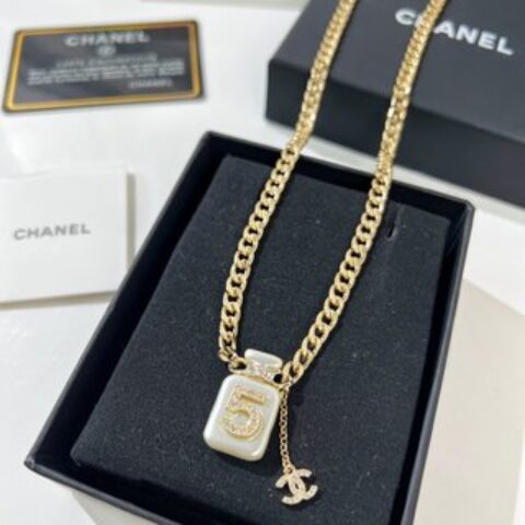 新款☑️CHANEL香奈儿双c 5字香水瓶项链