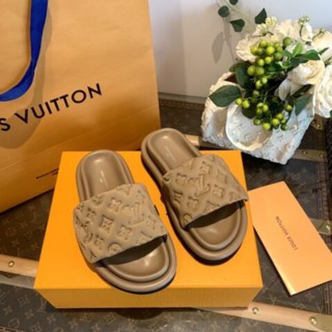 LV/路易威登 1v驴牌|𝟐𝟎𝟐𝟐春夏浮雕厚底 魔术贴拖鞋