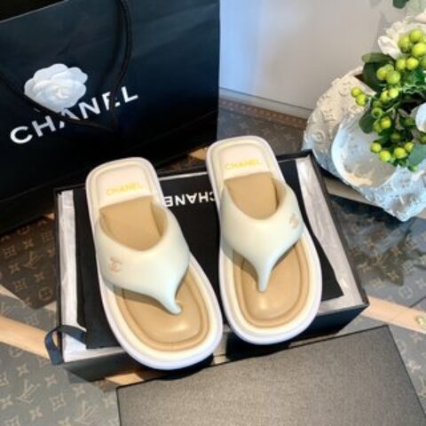 CHANEL香奈儿   小香𝟐𝟎𝟐𝟐春夏面包人字拖鞋