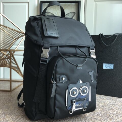 PRADA普拉达进口降落伞布料＋独特拼图机器人图案双肩背包2VZ135