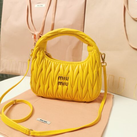 MIUMIU缪缪进口小羊皮MivWander手袋5BC125