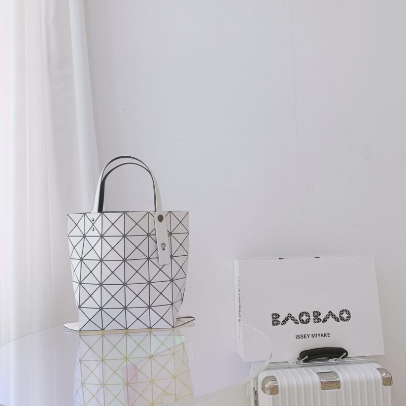ISSEY MIYAKE 新品三月樱花季限定色手提袋0087