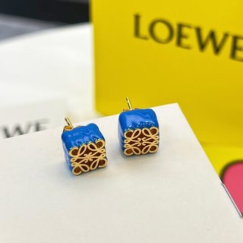 LOEWE罗意威珐琅滴油月饼耳钉