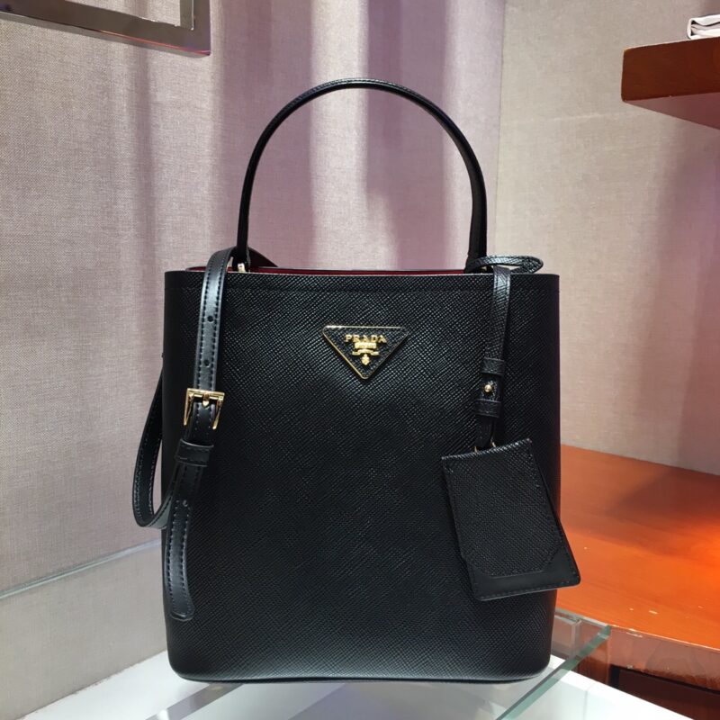 PRADA普拉达进口Saffiano皮革手袋1BA212
