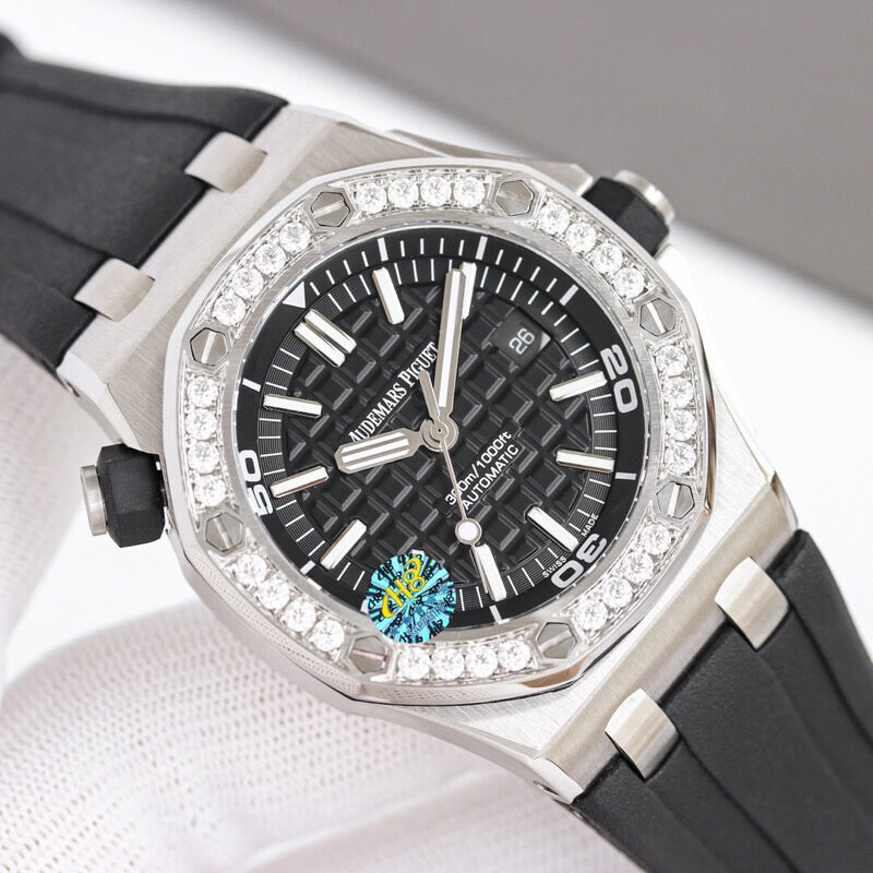 爱彼Audemars Piguet,皇家橡树15710👺采用莫桑钻圈口进口3120机械机芯
