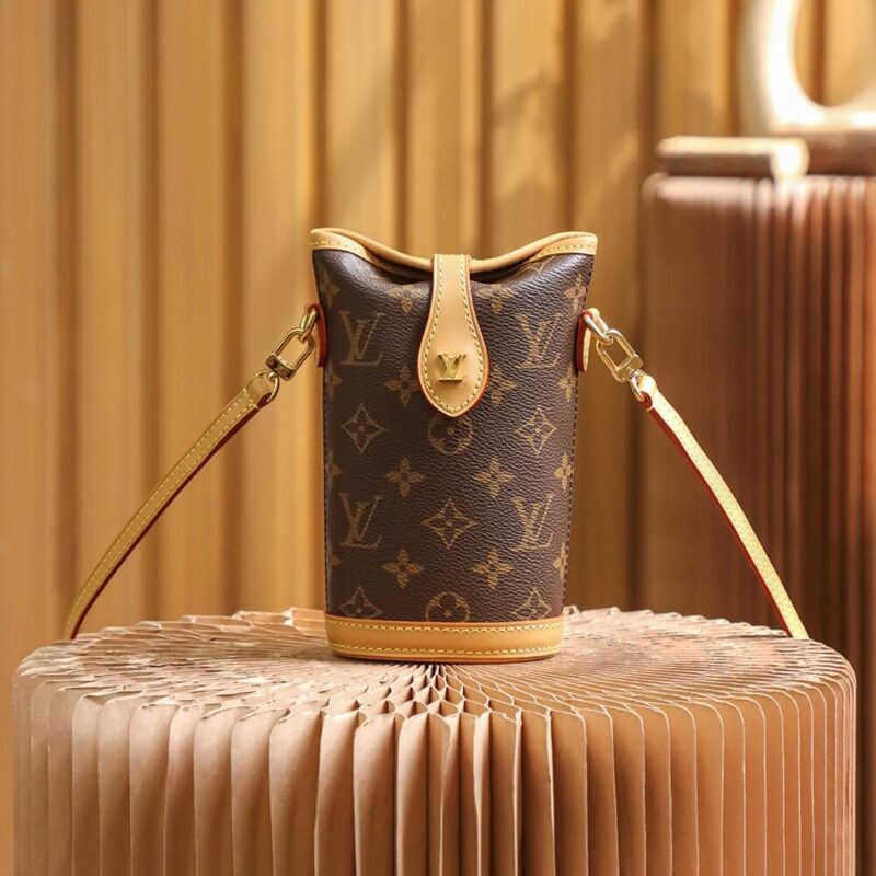 LV M80874 FOLD ME POUCH 手机包