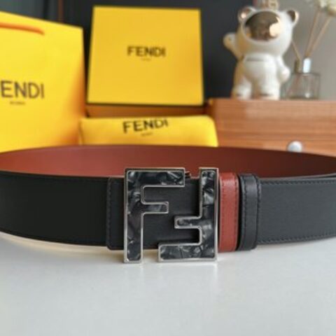 FENDI芬迪 FF徽标精湛工艺金属扣头层牛皮腰带4.0cm