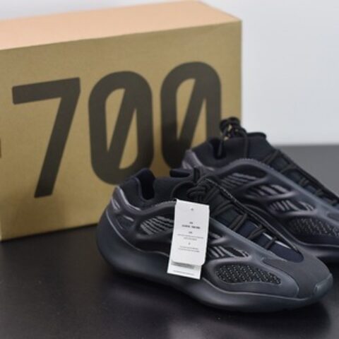 D05X6 纯原版本Adidas 阿迪达斯 Yeezy 700V3 " Azael" 侃爷椰子夜光鞋面异型复古老爹鞋 H67799
