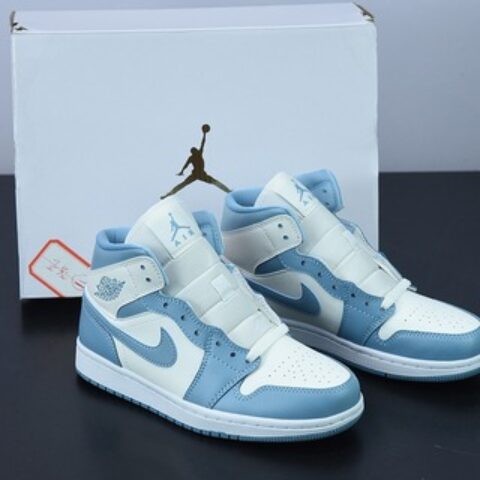 Air Jordan 1 Mid UNC AJ1北卡蓝 白蓝 中帮女子篮球鞋货号:BQ6472-141